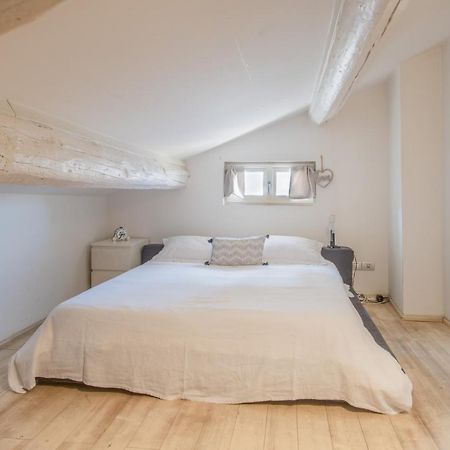 Stunning Top Floor Flat In The Heart Of Verona Esterno foto