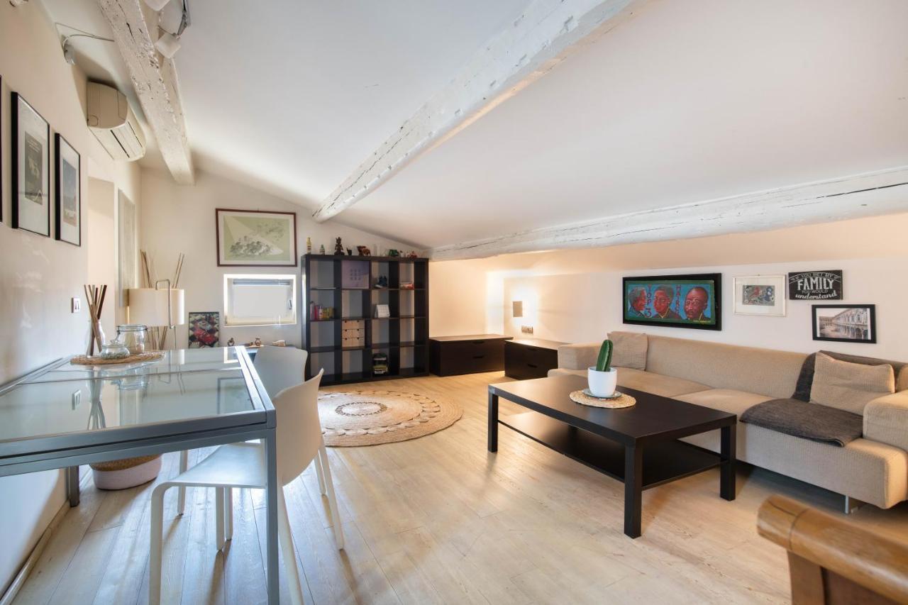 Stunning Top Floor Flat In The Heart Of Verona Esterno foto